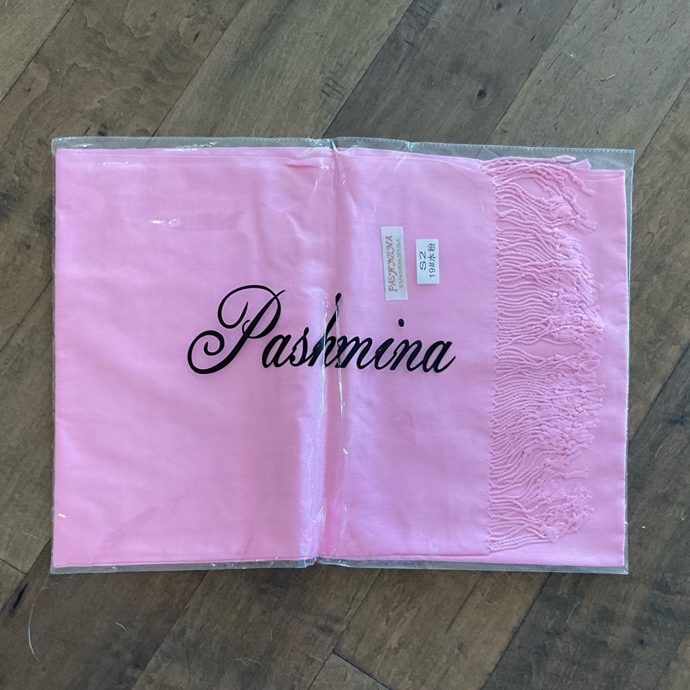 NEW WITH TAGS luxury Pashmina silk scarf